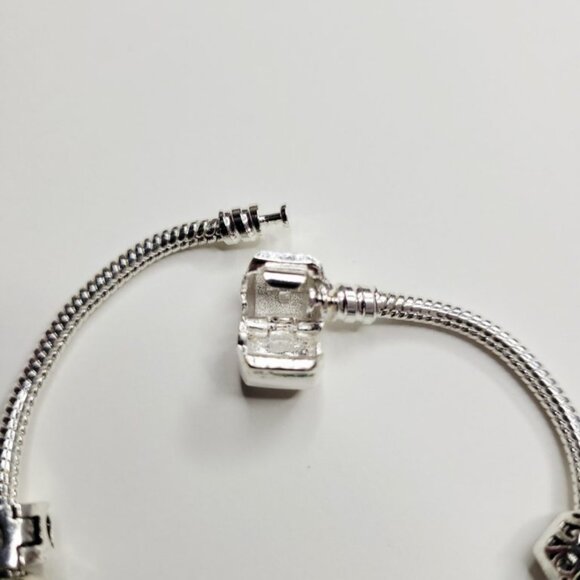 NWT Pandora Style Charm Bracelet Blue Silver Snap Lock Sparkle, Glitter Hearts M - Picture 6 of 6